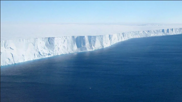 Παγκόσμια ανησυχία: Γιγάντια τρύπα εντοπίστηκε μέσα σε παγετώνα της Ανταρκτικής  