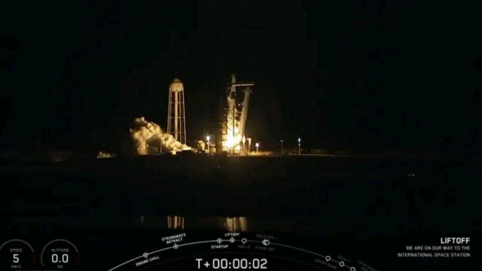 Χαμόγελα στη NASA: Εκτοξεύθηκε ο αμερικανικός πύραυλος για τον Διεθνή Διαστημικό Σταθμό  