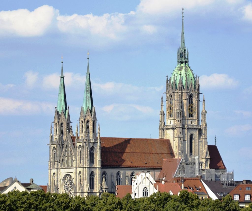 ΕΚΤΑΚΤΟ ΤΩΡΑ Γερμανία: 24 τραυματίες από εισβολή Αφρικανού μουσουλμάνου σε εκκλησία ( εκκλησία του Αγίου Παύλου στο Μόναχο) 