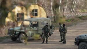 ΠΑΡΑΛΙΓΟ ΜΑΚΕΛΕΙΟ ΣΤΟΝ ΕΒΡΟ! ΜΕ ΤΑ ΑΥΤΟΜΑΤΑ ΣΤΟ ΧΕΡΙ ΕΛΛΗΝΕΣ ΚΑΙ ΤΟΥΡΚΟΙ ΣΤΡΑΤΙΩΤΕΣ ΗΡΘΑΝ ΠΡΟΣΩΠΟ ΜΕ ΠΡΟΣΩΠΟ – ΤΙ ΣΥΝΕΒΗ;  