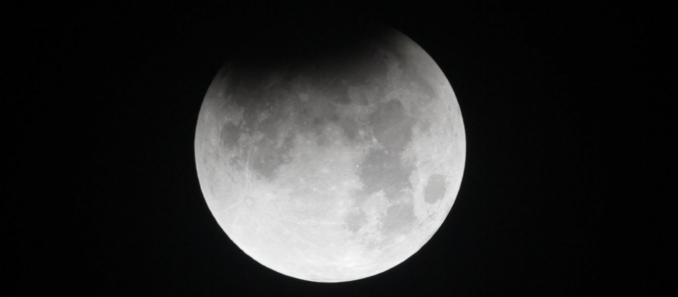 NASA: Ψάχνει για ενέργεια στο σκοτάδι της Σελήνης 