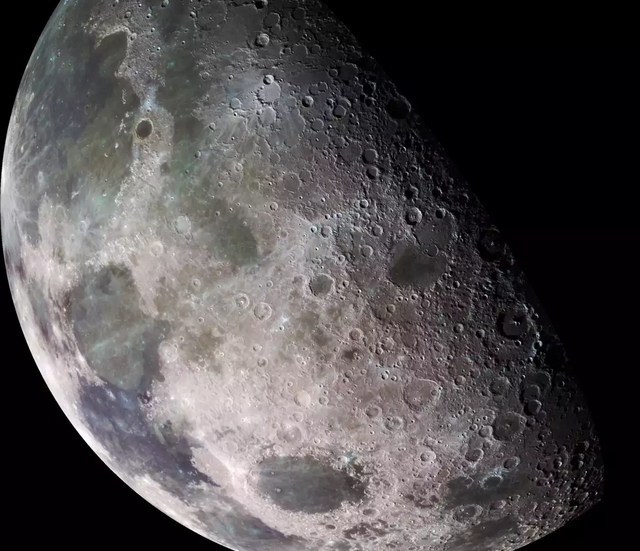 Σπουδαία επιστημονική ανακάλυψη – Ανιχνεύτηκε νερό στη Σελήνη 