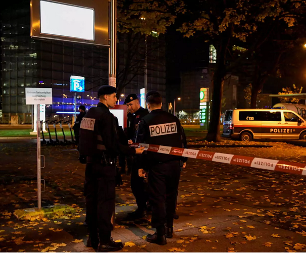 Βιέννη: 3 νεκροί και 15 τραυματίες από την τρομοκρατική επίθεση – Ψάχνουν ακόμα τον ένα δράστη  